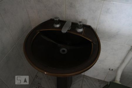 Casa à venda com 300m², 4 quartos e 2 vagasBanheiro de serviço