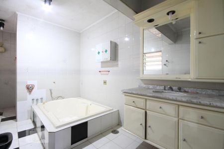 Casa à venda com 300m², 4 quartos e 2 vagasSuíte
