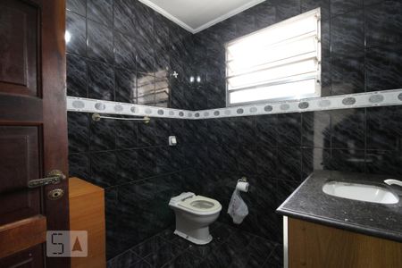 Casa à venda com 300m², 4 quartos e 2 vagasBanheiro 2