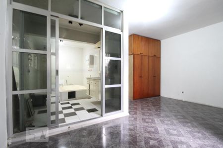 Casa à venda com 300m², 4 quartos e 2 vagasSuíte