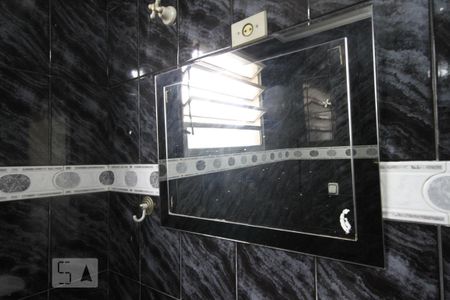 Casa à venda com 300m², 4 quartos e 2 vagasBanheiro 2