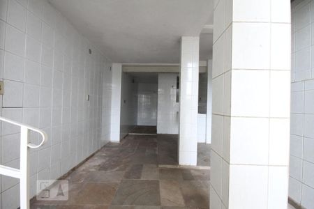 Casa à venda com 300m², 4 quartos e 2 vagasÁrea de serviço