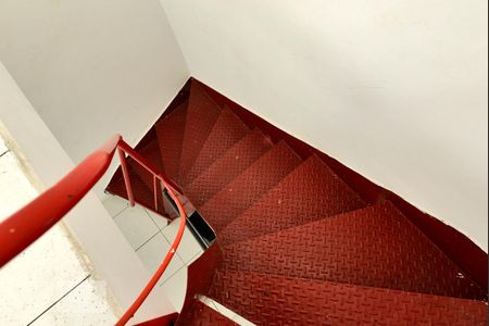 Escada de kitnet/studio à venda com 1 quarto, 50m² em Perdizes, São Paulo