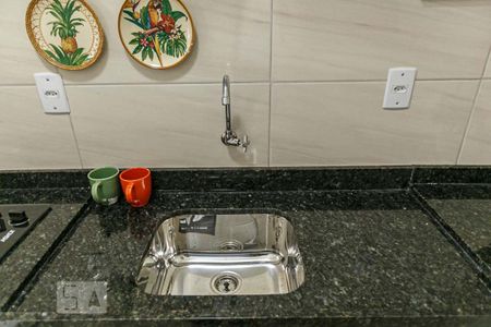 Cozinha de kitnet/studio para alugar com 1 quarto, 20m² em Centro Histórico, Porto Alegre