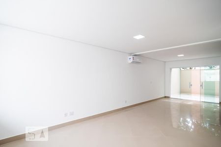 Sala de casa para alugar com 3 quartos, 140m² em Vila Cordeiro, São Paulo