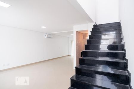 Sala de casa para alugar com 3 quartos, 140m² em Vila Cordeiro, São Paulo