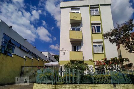 Apartamento à venda com 57m², 2 quartos e 1 vaga Apartamento à venda com 57m², 2 quartos e 1 vagaFachada