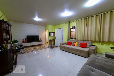 Sala de casa à venda com 5 quartos, 300m² em Vila Galvão, Guarulhos