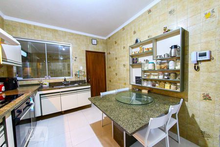 Casa à venda com 300m², 5 quartos e 6 vagasCozinha