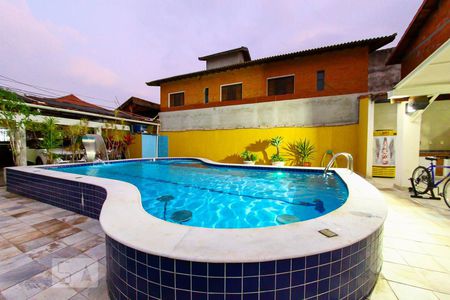 Casa à venda com 300m², 5 quartos e 6 vagasPiscina