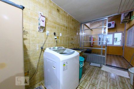 Casa à venda com 300m², 5 quartos e 6 vagasArea de Serviço