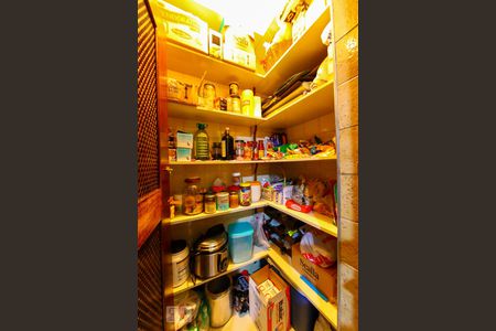 Casa à venda com 300m², 5 quartos e 6 vagasDispensa