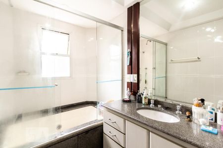 Apartamento à venda com 188m², 4 quartos e 3 vagasBanheiro da Suíte