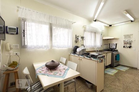 Apartamento à venda com 188m², 4 quartos e 3 vagasCozinha