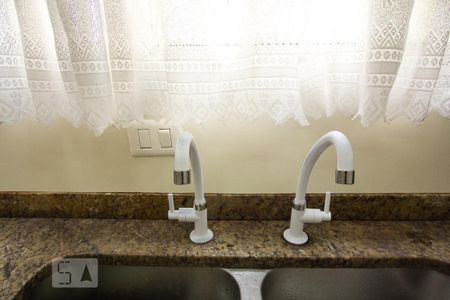 Apartamento à venda com 188m², 4 quartos e 3 vagasCozinha - Torneira