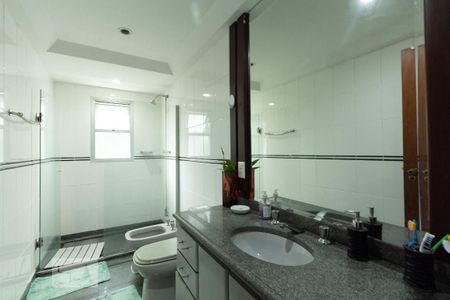 Apartamento à venda com 188m², 4 quartos e 3 vagasBanheiro 