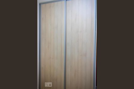 Apartamento para alugar com 83m², 3 quartos e 2 vagasQuarto 3 - Armários