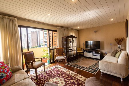 Sala de apartamento para alugar com 3 quartos, 140m² em Vila Suzana, São Paulo
