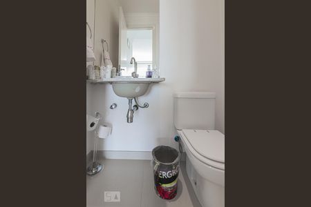 Lavabo de apartamento para alugar com 3 quartos, 166m² em Lapa, São Paulo