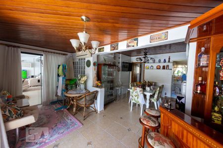 Apartamento para alugar com 243m², 2 quartos e 3 vagas