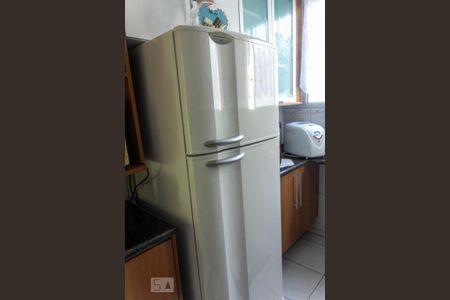 Apartamento à venda com 200m², 3 quartos e 2 vagas Apartamento à venda com 200m², 3 quartos e 2 vagasCozinha