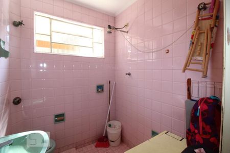 Casa à venda com 500m², 3 quartos e 7 vagasEdicula banheiro serviço