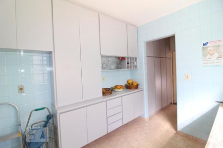 Casa à venda com 500m², 3 quartos e 7 vagasEdicula cozinha