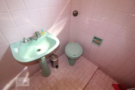 Casa à venda com 500m², 3 quartos e 7 vagasEdicula banheiro serviço