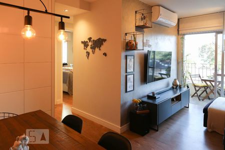 Sala de apartamento para alugar com 2 quartos, 78m² em Indianópolis, São Paulo