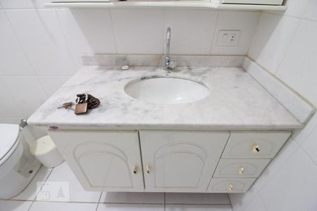 Casa à venda com 290m², 3 quartos e 2 vagasDetalhe banheiro