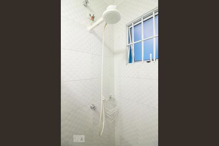 Casa à venda com 290m², 3 quartos e 2 vagasDetalhe banheiro