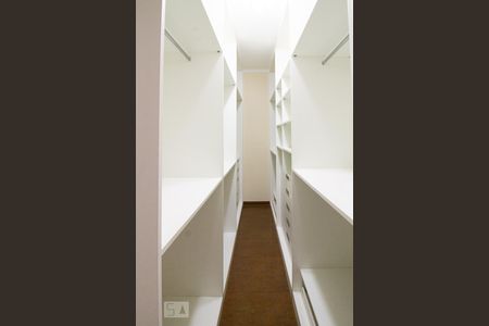 Casa à venda com 290m², 3 quartos e 2 vagasCloset da Suíte 3