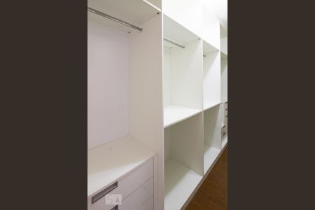Casa à venda com 290m², 3 quartos e 2 vagasCloset da Suíte 3
