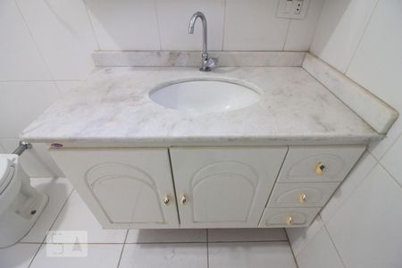 Casa à venda com 290m², 3 quartos e 2 vagasDetalhe banheiro