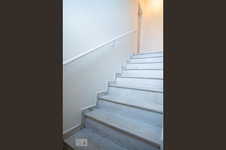 Escada de casa à venda com 2 quartos, 146m² em Vila Anhanguera, São Paulo