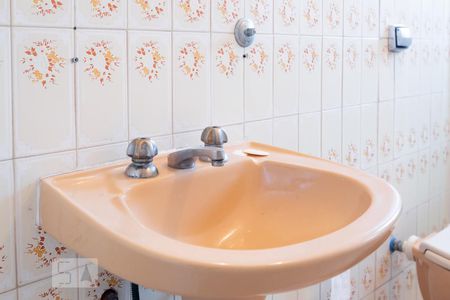 Casa à venda com 146m², 2 quartos e 2 vagasBanheiro Social