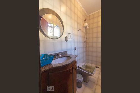 Casa à venda com 350m², 3 quartos e 4 vagasBanheiro do quarto 2