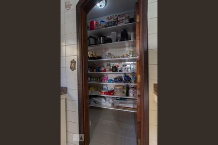 Casa à venda com 350m², 3 quartos e 4 vagasDespensa