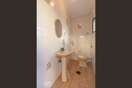 Casa à venda com 350m², 3 quartos e 4 vagasBanheiro de serviço