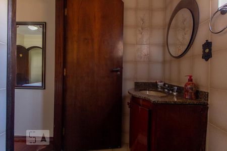 Casa à venda com 350m², 3 quartos e 4 vagasBanheiro do quarto 3