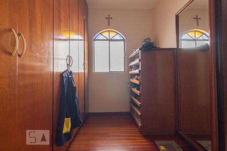 Casa à venda com 350m², 3 quartos e 4 vagasCloset