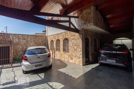 Casa à venda com 350m², 3 quartos e 4 vagasGaragem