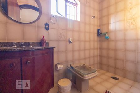 Casa à venda com 350m², 3 quartos e 4 vagasBanheiro do quarto 3