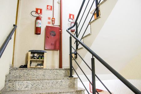 Apartamento à venda com 88m², 2 quartos e 2 vagasEscadas