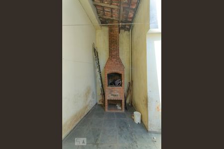 Casa à venda com 150m², 3 quartos e 2 vagas Casa à venda com 150m², 3 quartos e 2 vagasChurrasqueira