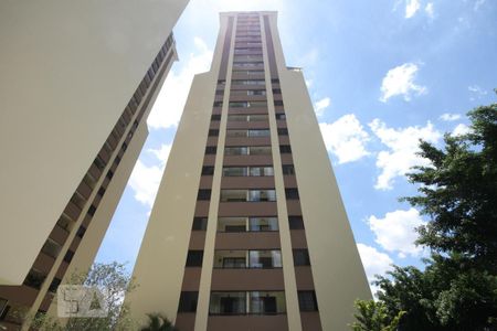 Apartamento à venda com 104m², 3 quartos e 2 vagasFachada