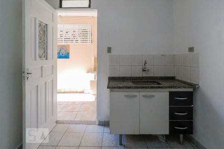 Cozinha de casa para alugar com 1 quarto, 26m² em Jardim Maria Estela, São Paulo