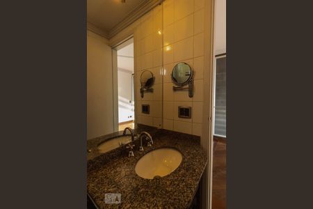 Apartamento à venda com 281m², 4 quartos e 2 vagasBanheiro da Suíte 2
