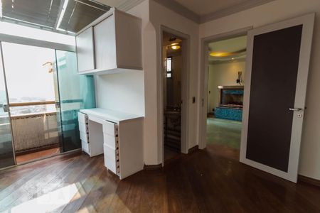 Apartamento à venda com 281m², 4 quartos e 2 vagasQuarto Suíte 2