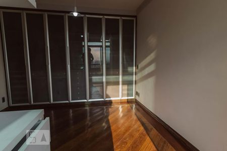 Apartamento à venda com 281m², 4 quartos e 2 vagasQuarto Suíte 2